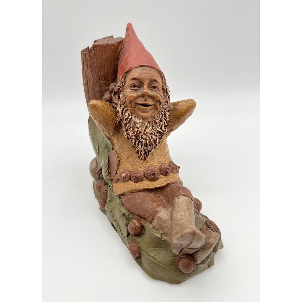 TOM CLARK 1983 Saturday Gnome Lying By a Tree Trunk Figurine #54